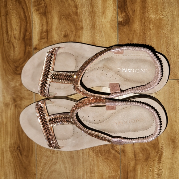 NWOT Women's Andiamo Sandals - Picture 2 of 6